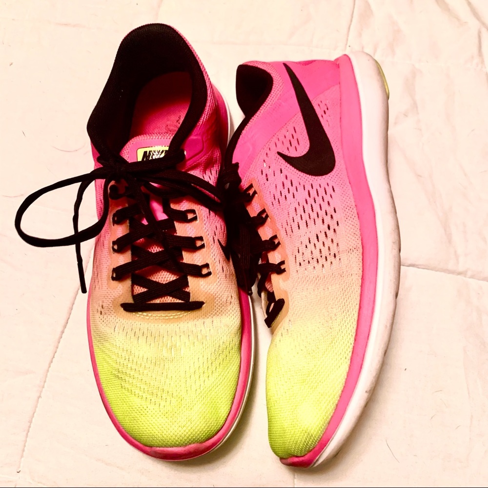 NIKE FLEX 2016 RUN Sneakers